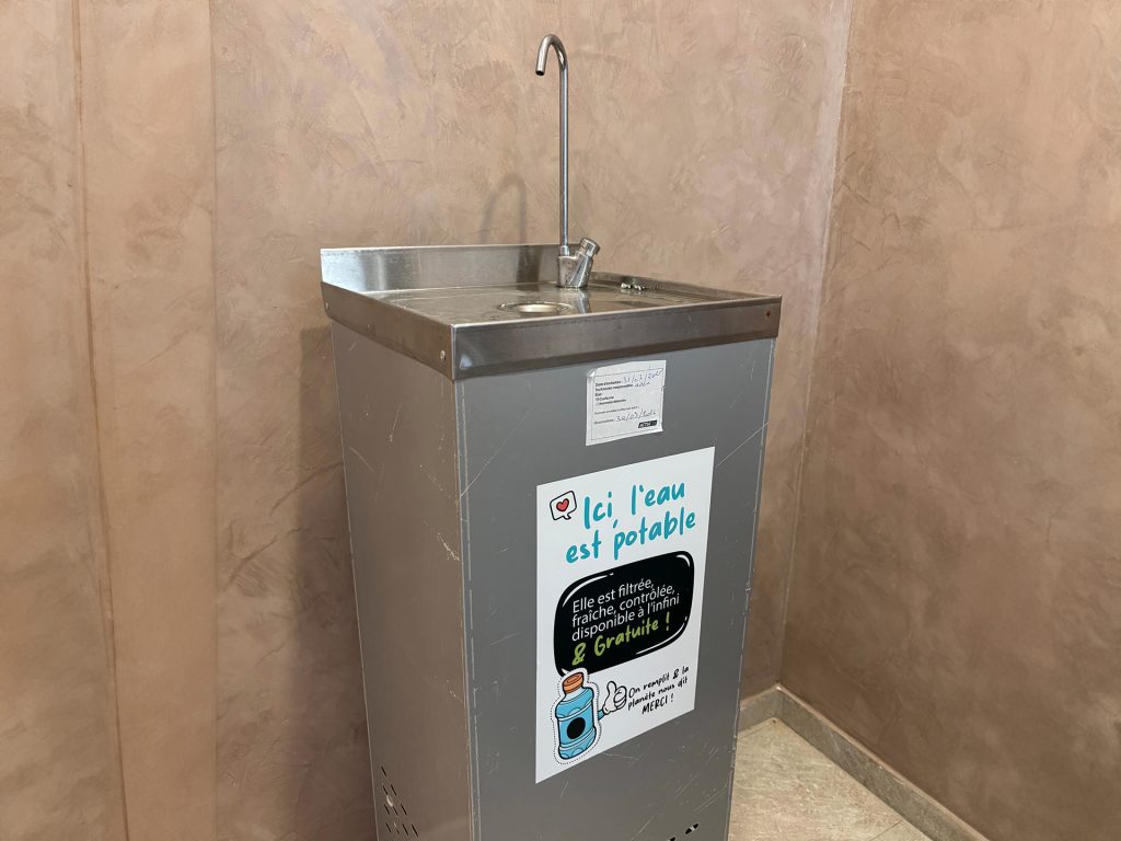 Shaping a Better World ici l'eau est potable